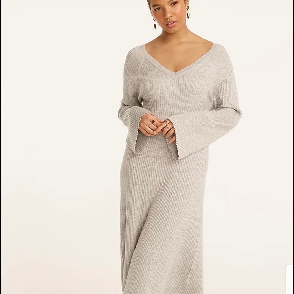 NWT J CREW V-neck silk-blend sweater dress Size Medium Heather Dove